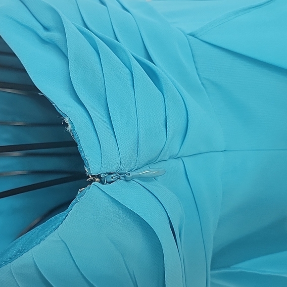 ELIZA J NEW YORK Powder Blue Pleated and Ruffled Prom Dress Size‎ 4 - Picture 5 of 9
